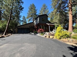 Building Photo - 20923 SE King Hezekiah Way