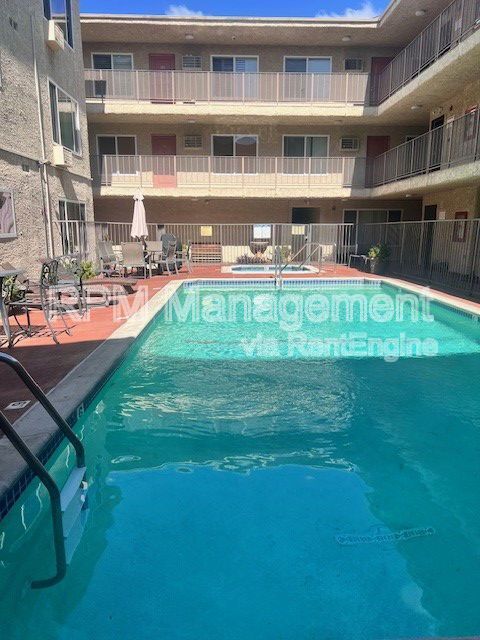 Foto del edificio - 20327 Saticoy St
