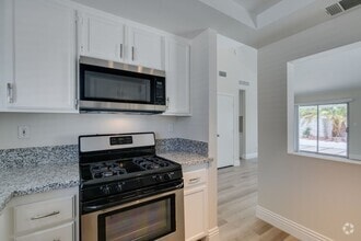 Building Photo - 1540 Desert Ridge Ave