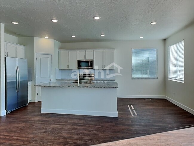 Building Photo - 1279 N Wagon Wy