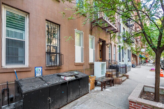 Building Photo - 344 E 65th St