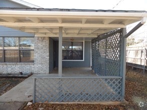 Building Photo - 4503 River Oaks Dr