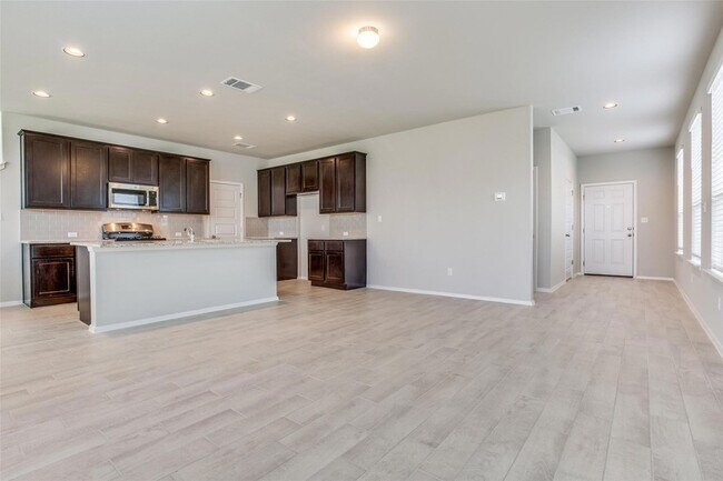 Building Photo - 146 White Dunes Dr