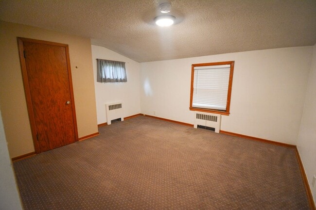 Building Photo - 420 8th Ave SE