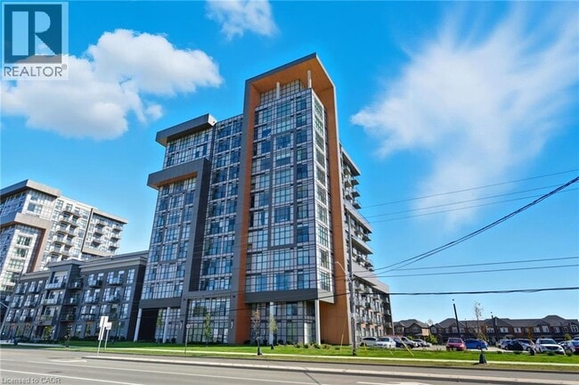 Building Photo - 450 Dundas St E