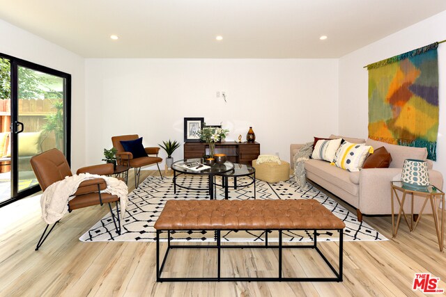Foto del edificio - 4339 Radford Ave