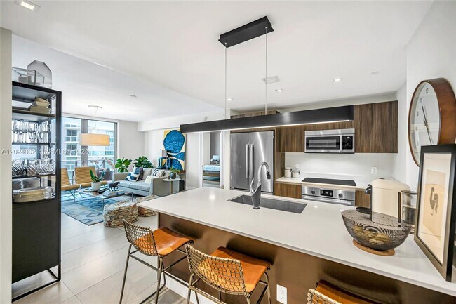 Foto del edificio - 488 NE 18th St