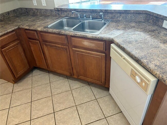 Foto del edificio - 6177 Metrowest Blvd