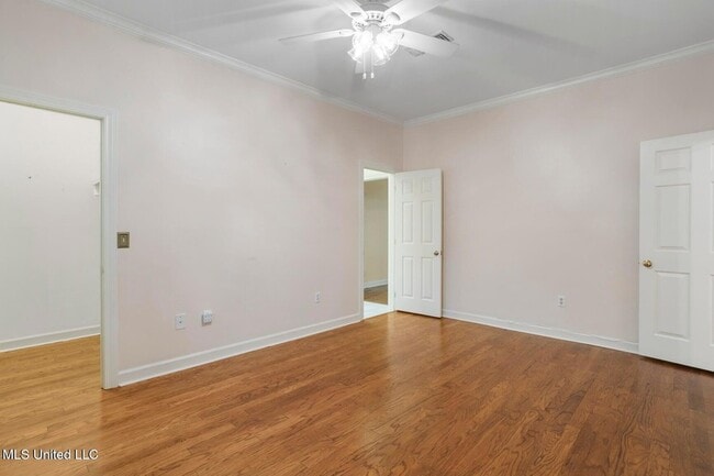 Foto del edificio - 246 Eastbrooke St