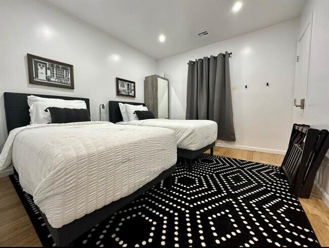 Foto del edificio - 1312 NW 13th St