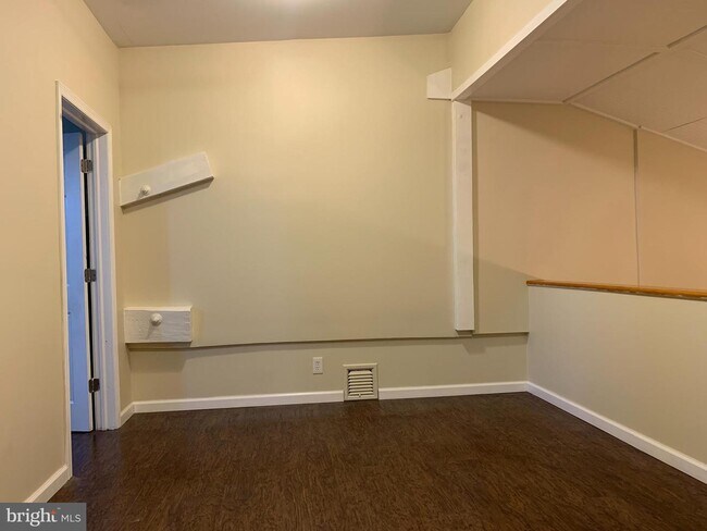 Building Photo - 2152 E Dauphin St