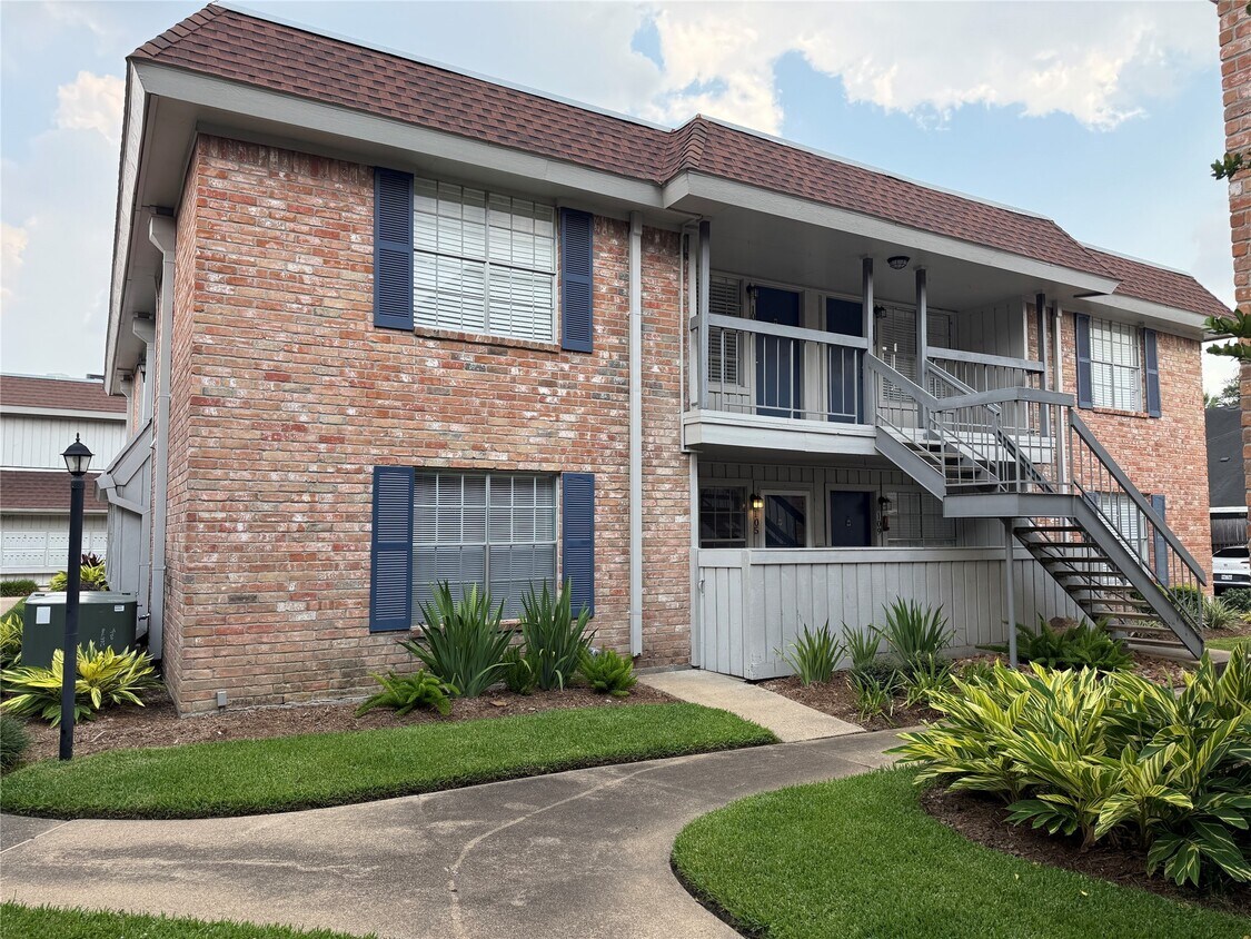 Foto principal - 2350 Bering Dr