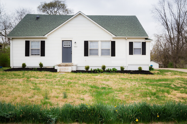 Building Photo - 984 Cumberland Dr