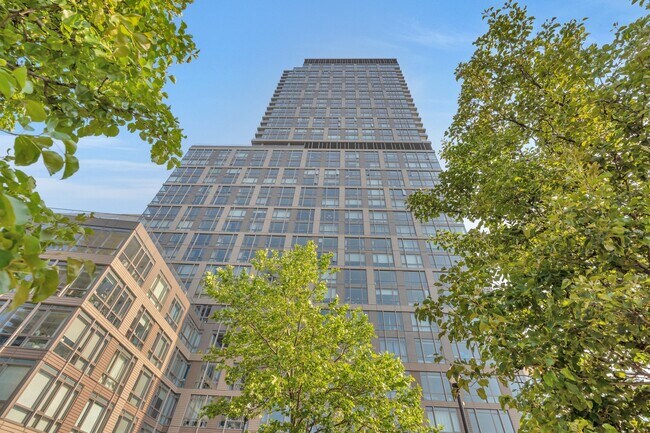 Foto del edificio - 75 Park Ln S