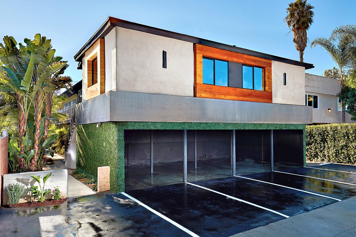 Primary Photo - 3755 Inglewood Blvd