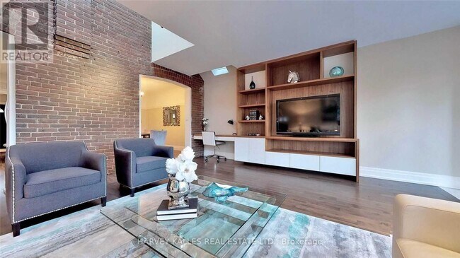 Photo du bâtiment - 84 Brookdale Ave