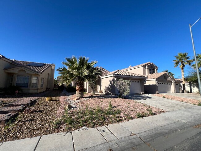 Building Photo - Charming 3 bedroom home ready for move in!