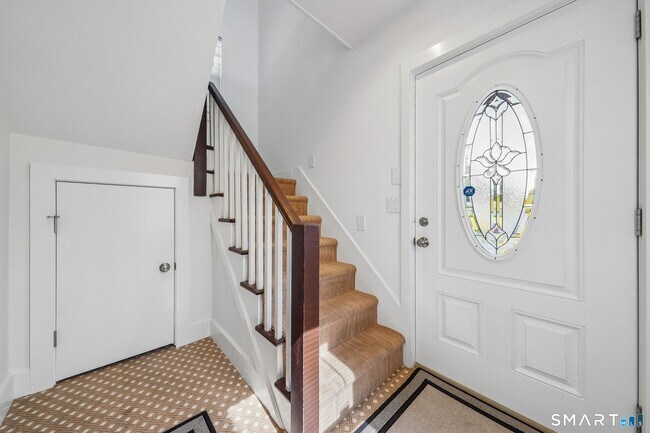 Foto del edificio - 10 Wells Ave