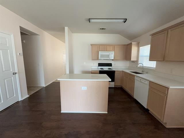 Building Photo - 3003 Elderberry Dr