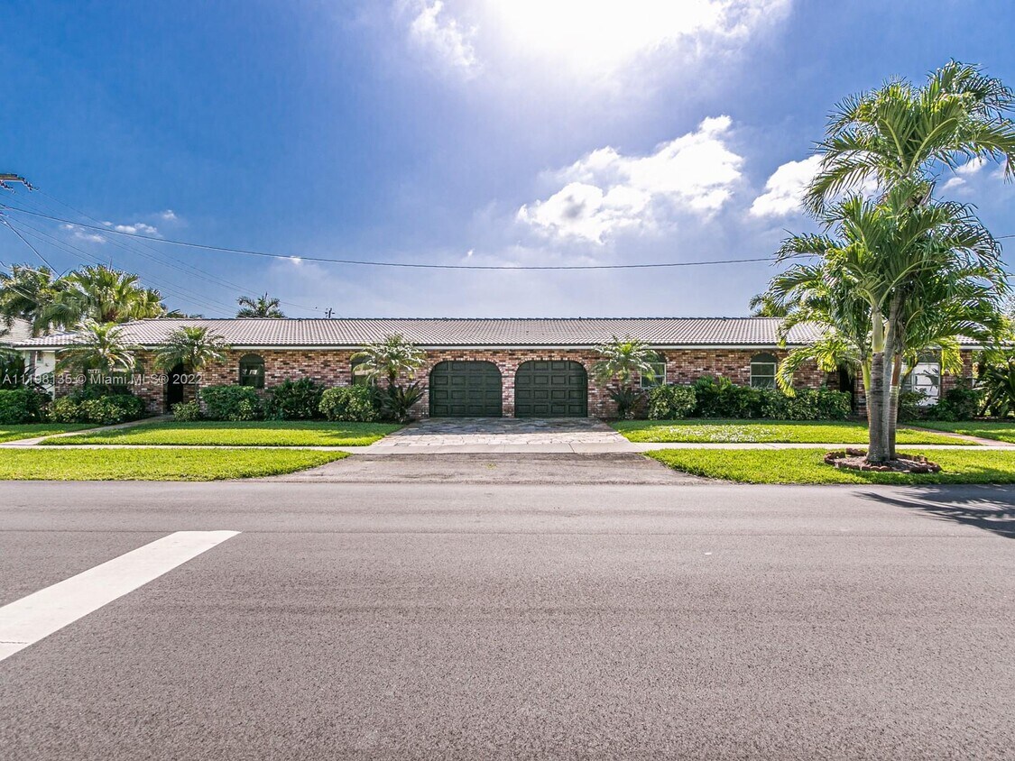 205 SE 2nd Ave Unit 207, Dania Beach, FL 33004 Apartment for Rent in