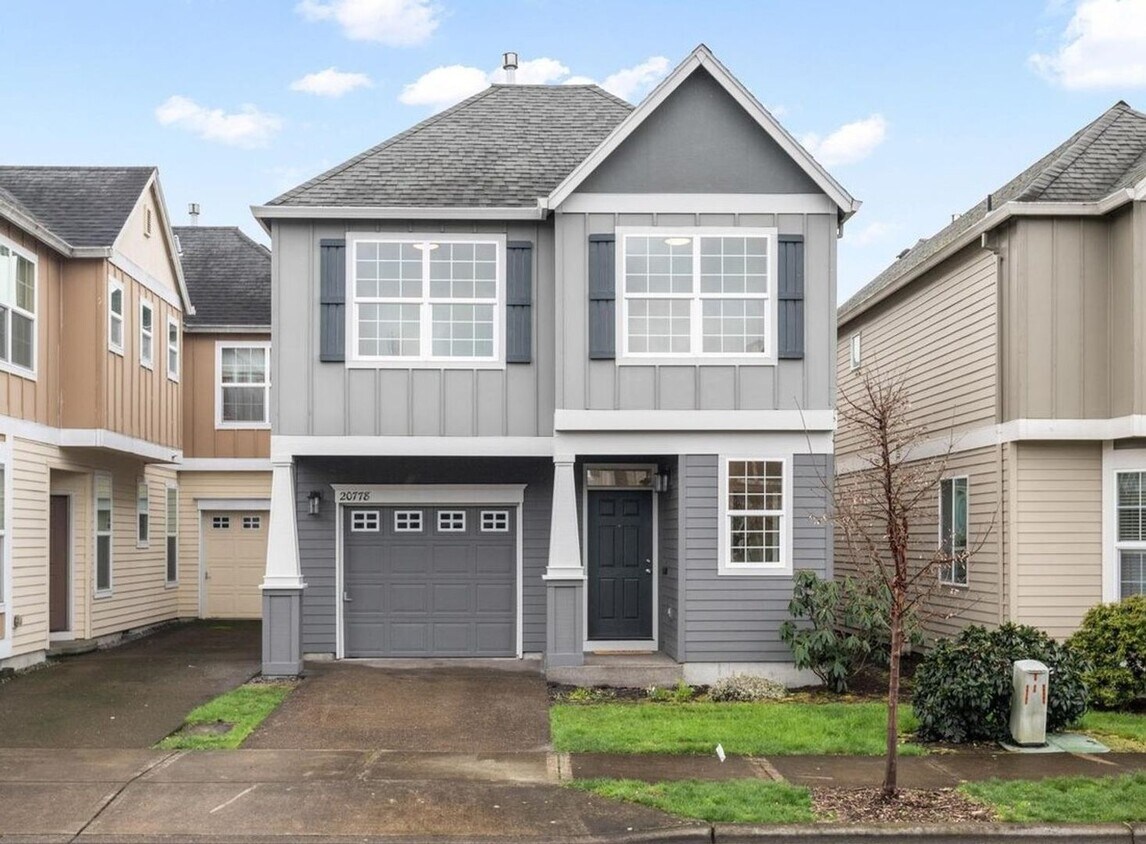 Primary Photo - 20778 SW Skiver Street ~ Stunning Home in ...