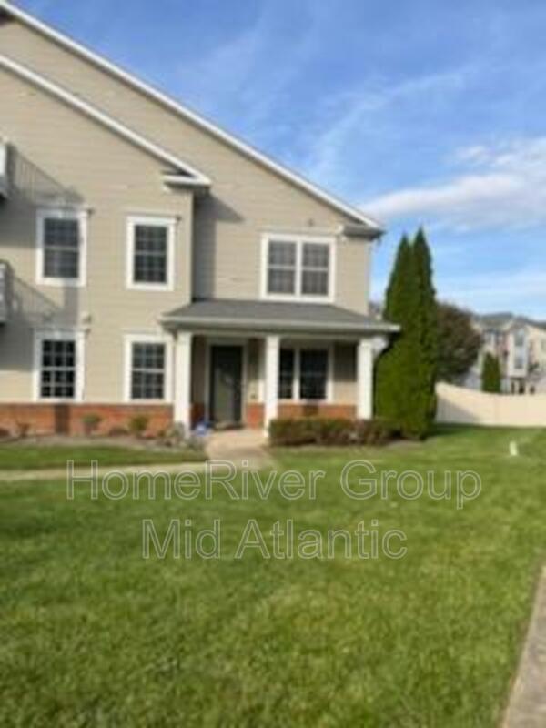 Building Photo - 2015 Astilbe Way