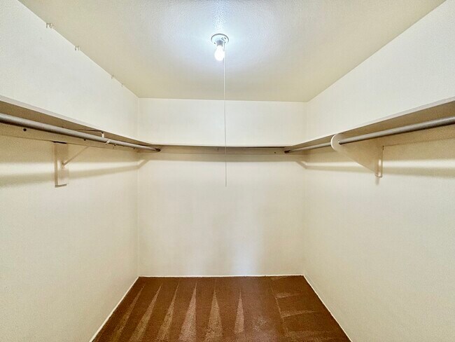 Building Photo - 1012 W Nickerson St