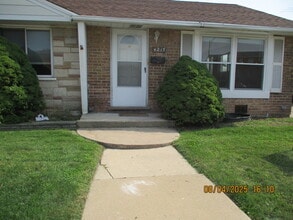 Building Photo - 4215 W 87th St