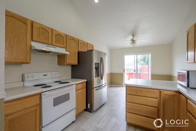 Building Photo - Beautiful Home in Orem!