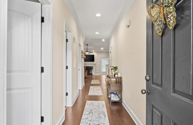 Foto del edificio - 6125 E McMillan Creek Dr