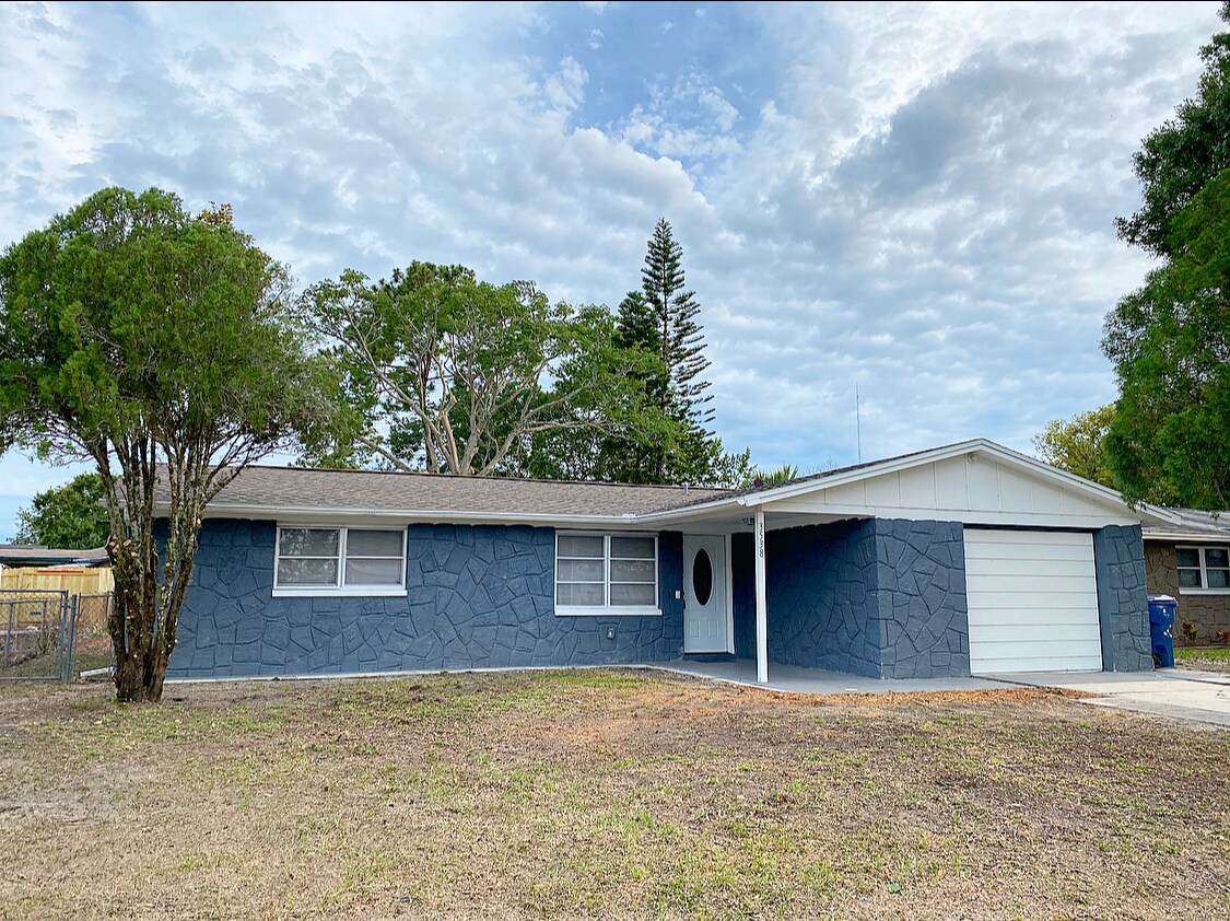 Primary Photo - 3538 Bigelow Dr