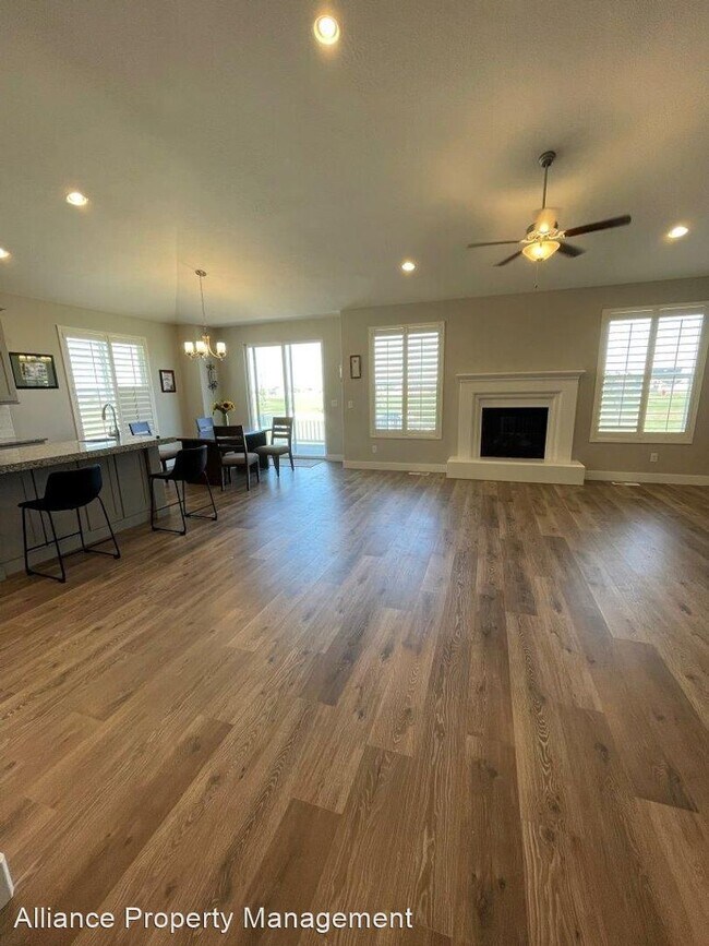 Building Photo - 6 br, 4.5 bath House - 3292 W Blue Crane Dr.