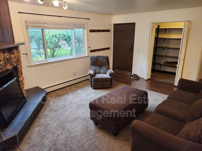 Foto principal - 4101 Grape Pl