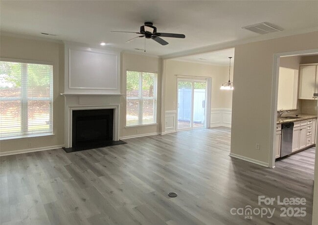 Foto del edificio - 10433 Blairbeth Street