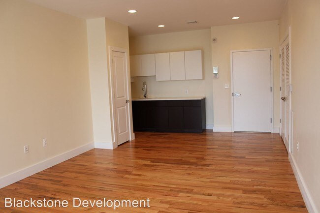 Building Photo - 1325 N 15th St