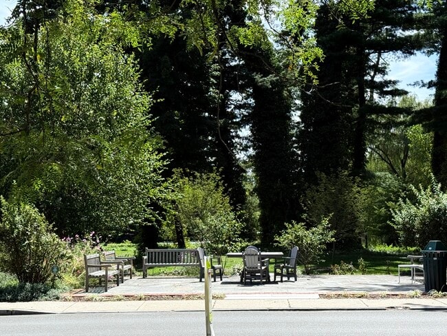 Foto del edificio - 61 Richmond Hill Rd
