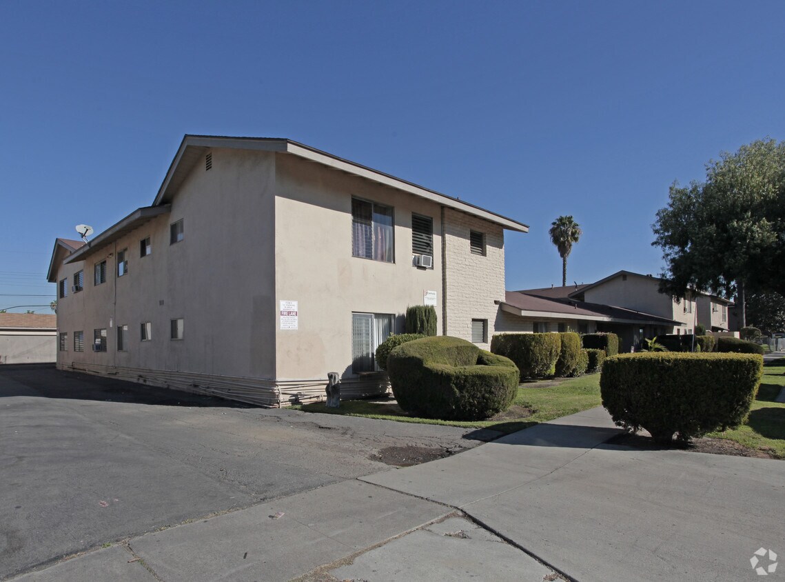 Foto principal - 18 Units on Sumac Ln.