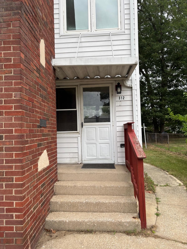 Building Photo - 312 S Porter St