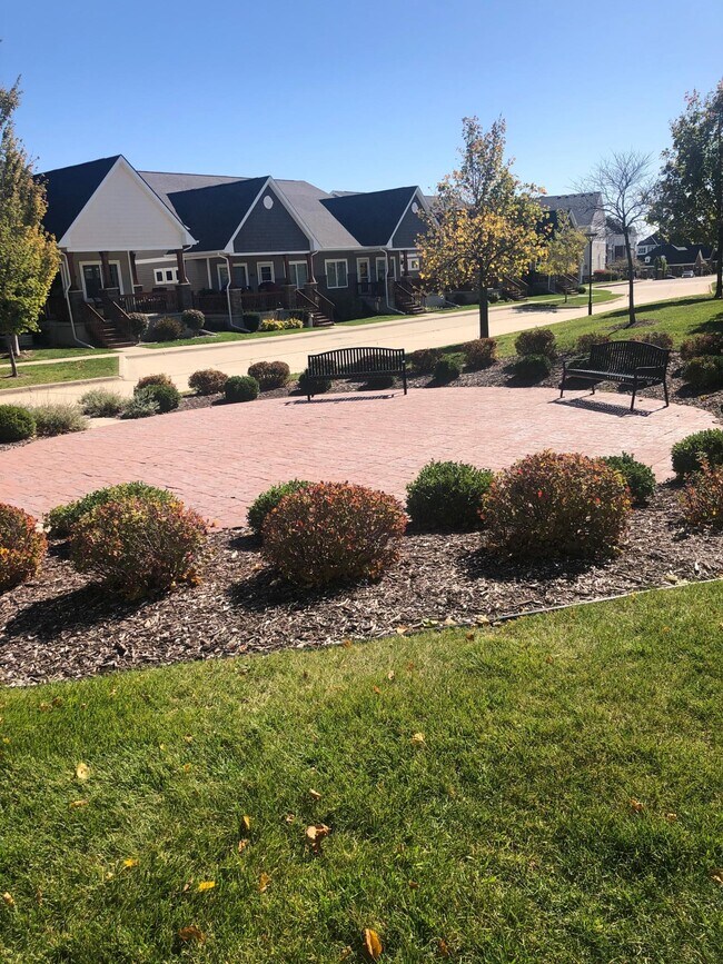 Foto del edificio - 172 Cambridge Dr