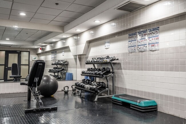 Building Photo - 798 Richmond Street West