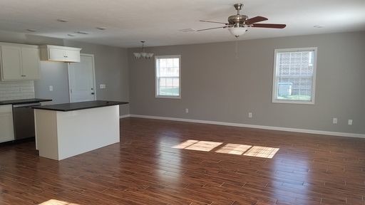 Foto del edificio - 186 Shawna Ln