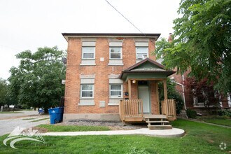 Building Photo - 48 Adelaide St N