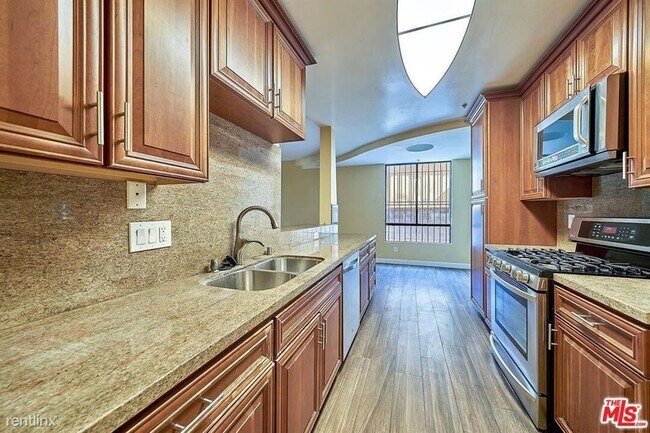 Foto del edificio - 2 br, 2 bath Condo - 326 Westminster Ave A...