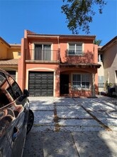Building Photo - 948 SW 6th Pl