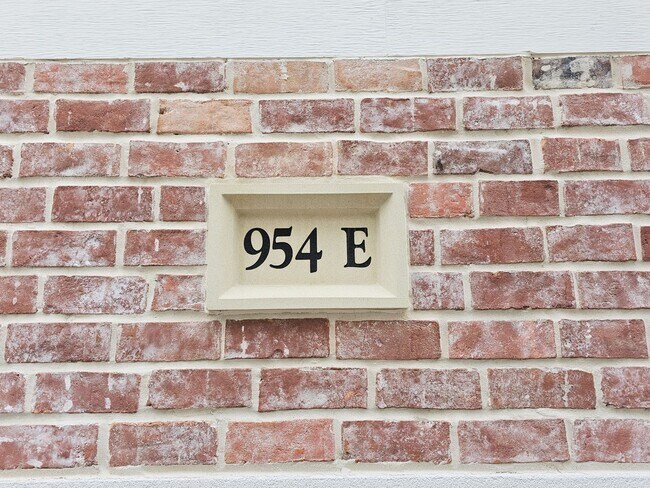 Foto del edificio - 954 Fisher St