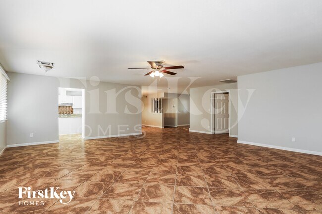 Foto del edificio - 4845 W Las Palmaritas Dr