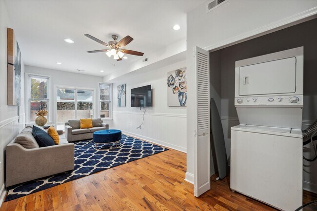 Foto del edificio - 3209 W Montgomery Ave