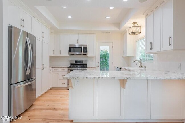 Building Photo - 4 br, 3 bath House - 2744 Sierra Dr