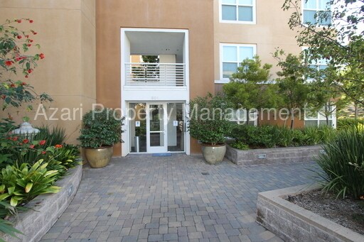 Foto del edificio - 301 Crescent Ct