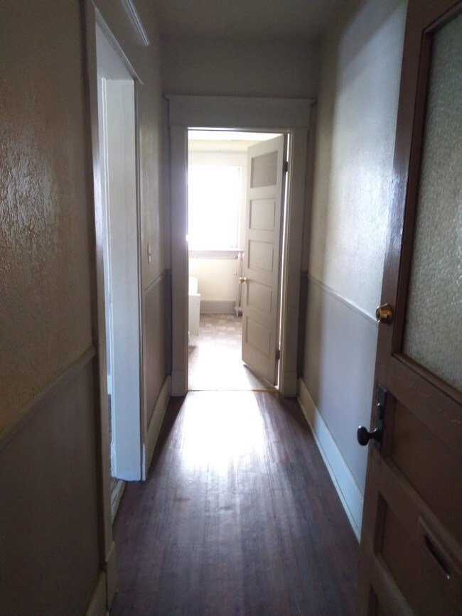 Foto del edificio - 805 W 2nd St